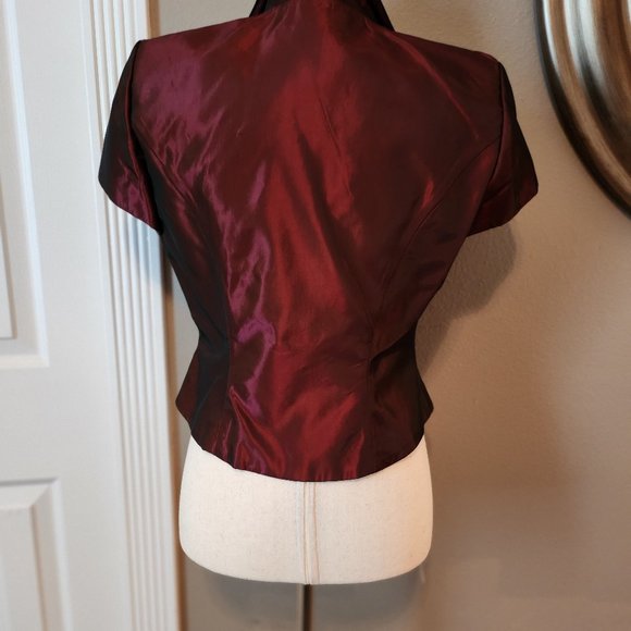 J. R. Nites by Caliendo Womens Garnet Evening Jacket with Sequin Button. Size 8 - Picture 2 of 4